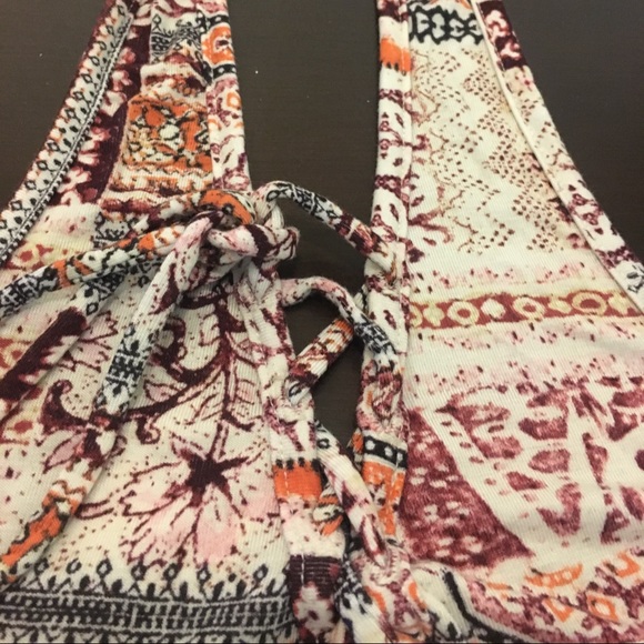 Patterned halter top - Picture 6 of 7